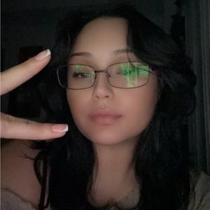 Meet your Posher, Gabriela